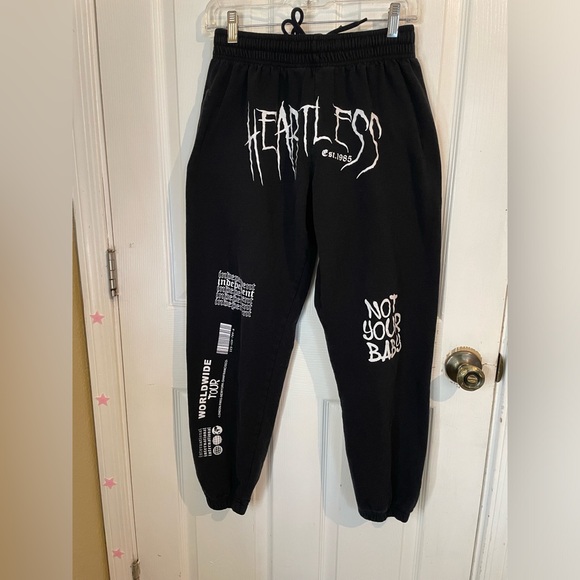 PrettyLittleThing Black Graphic Sweatpants Size S - Picture 2 of 7